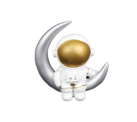 Astronaut - gold mask (Clay)